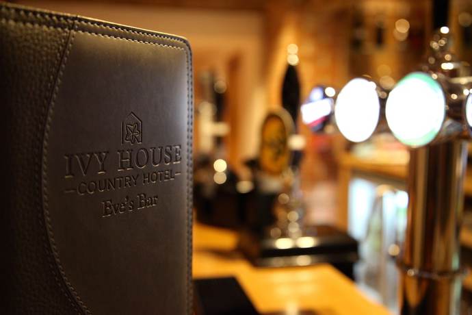 Imagen del bar/restaurante del Hotel Ivy House Country. Foto 6
