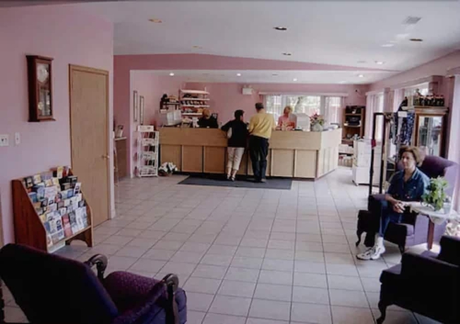 Imagen de los interiores del Hotel Ivy Rose Motor Inn. Foto 16