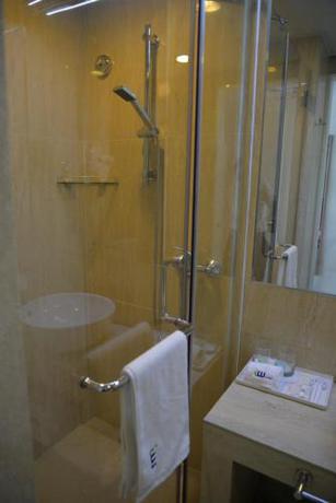 Imagen de la habitación del Hotel Iw. Foto 3