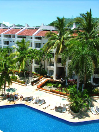 Imagen de la piscina del Hotel Ixtapa Palace Resort. Foto 8