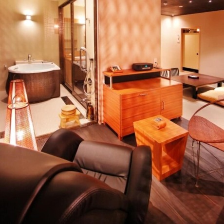 Imagen de la habitación del Hotel Iyaonsen. Foto 17
