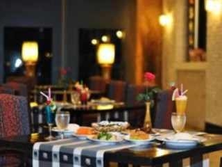 Imagen de los exteriores del Hotel Iyara Lake and Resort. Foto 6