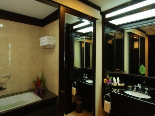 Imagen de los exteriores del Hotel Iyara Lake and Resort. Foto 7