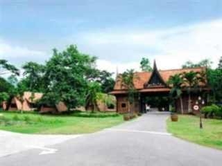 Imagen de los exteriores del Hotel Iyara Lake and Resort. Foto 8