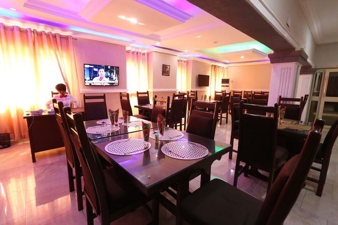 Imagen del bar/restaurante del Hotel Iyore Grand Hotel and Suites 2. Foto 5