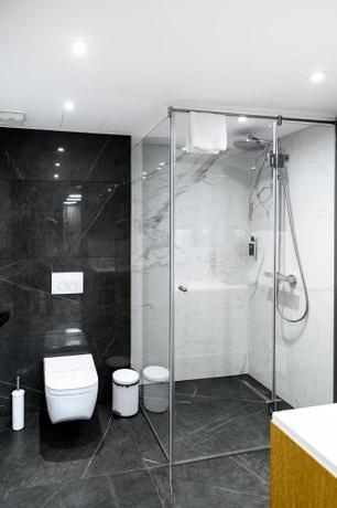 Imagen de la habitación del Hotel Iza. Foto 16