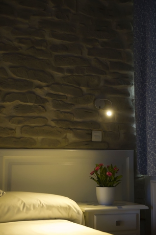 Imagen de la habitación del Hotel Izalde. Foto 11