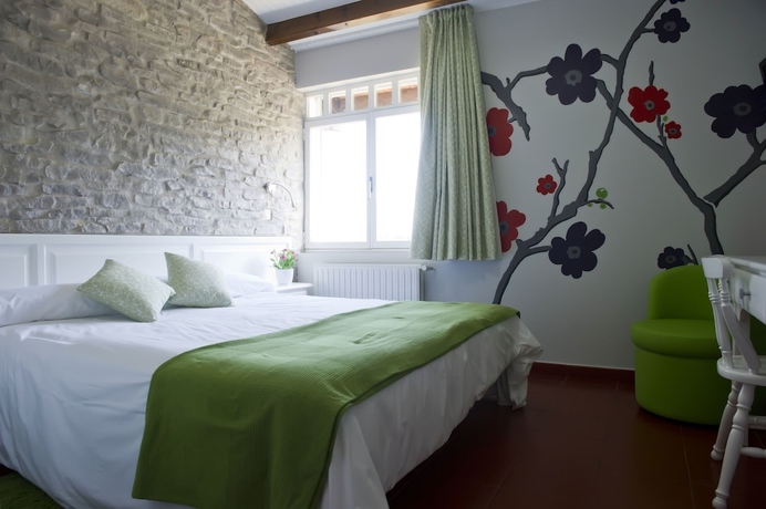 Imagen de la habitación del Hotel Izalde. Foto 12