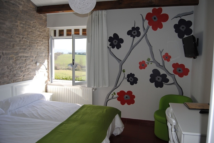 Imagen de la habitación del Hotel Izalde. Foto 13