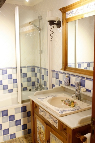 Imagen de la habitación del Hotel Izalde. Foto 17