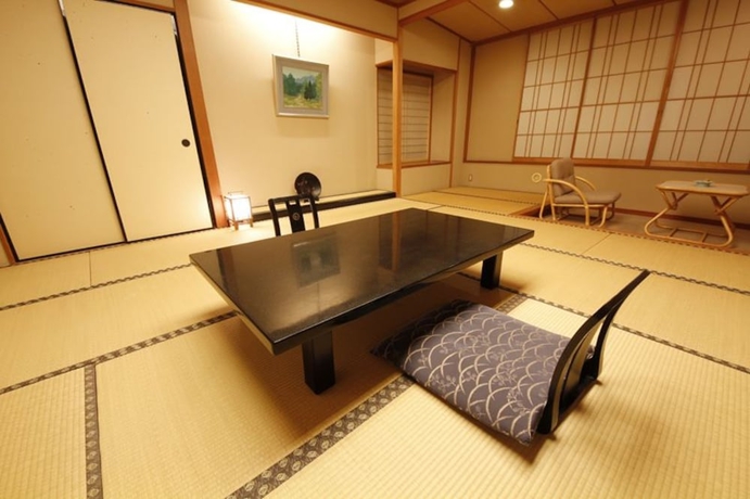 Imagen de la habitación del Hotel Izanro Iwasaki. Foto 11