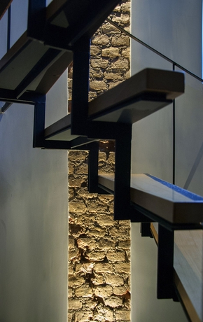 Imagen de los interiores del Hotel I'zaz. Foto 10