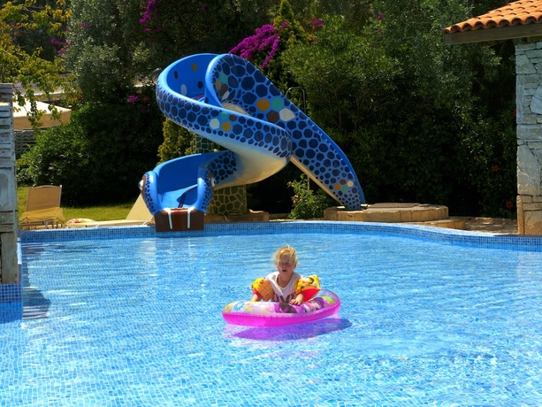 Imagen de la piscina del Hotel Izer Beach Club - All Inclusive. Foto 16