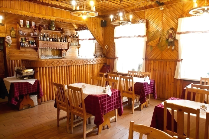 Imagen del bar/restaurante del Hotel Izhora. Foto 4