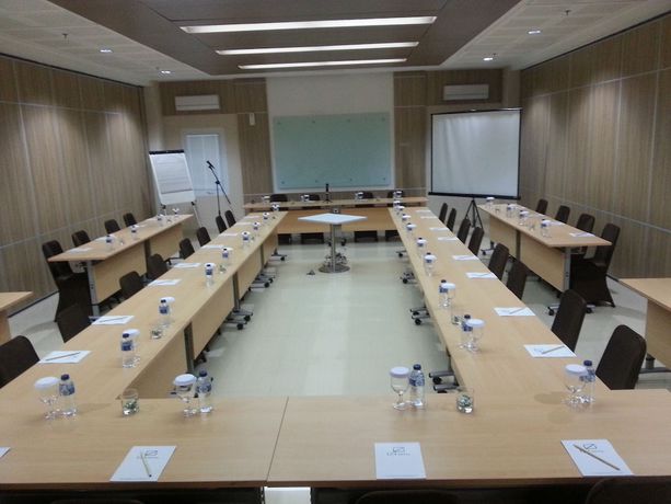 Imagen de los interiores del Hotel Izis. Foto 13