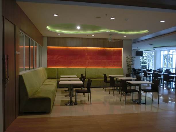 Imagen de los interiores del Hotel Izis. Foto 14