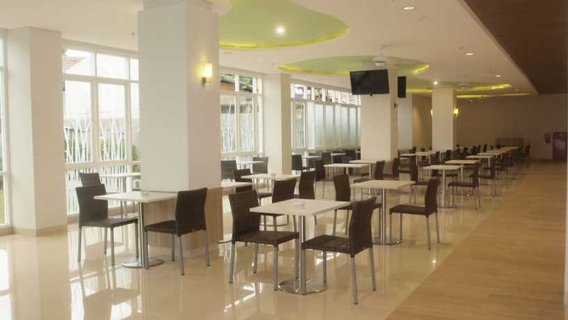 Imagen del bar/restaurante del Hotel Izis. Foto 3