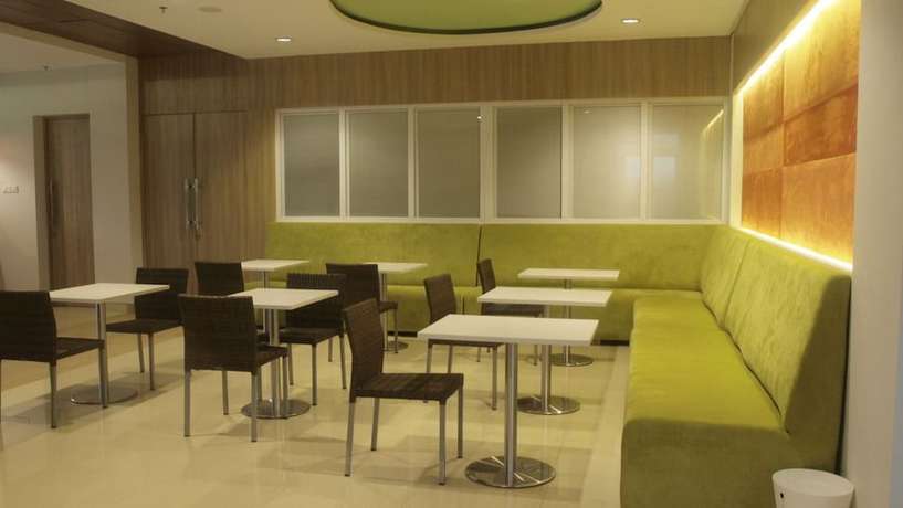 Imagen de los interiores del Hotel Izis. Foto 15