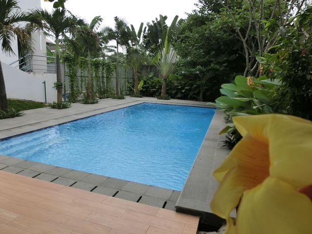 Imagen de la piscina del Hotel Izis. Foto 19