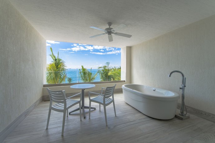 Imagen de la habitación del Hotel Izla Beach Front. Foto 8