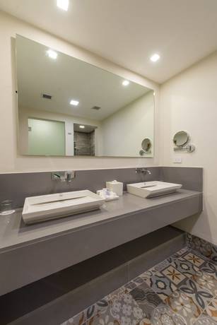 Imagen de la habitación del Hotel Izla Beach Front. Foto 10