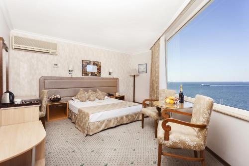 Imagen de la habitación del Hotel Izmir Palas. Foto 8