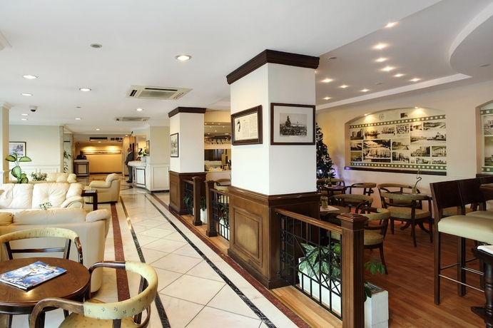 Imagen de los interiores del Hotel Izmir Palas Otel. Foto 15