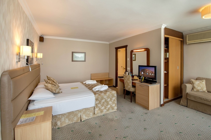 Imagen de la habitación del Hotel Izmir Palas Otel. Foto 12