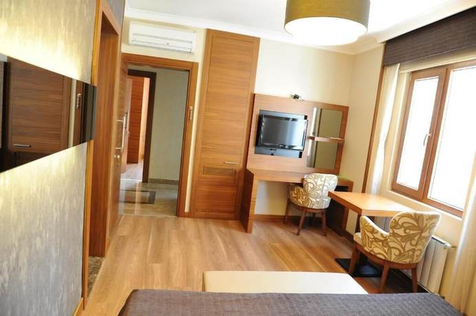 Imagen de la habitación del Hotel Izmit Saray. Foto 11
