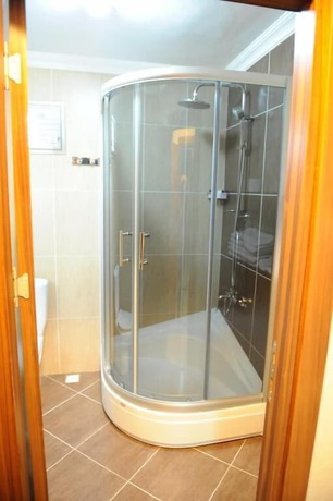Imagen de la habitación del Hotel Izmit Saray. Foto 15