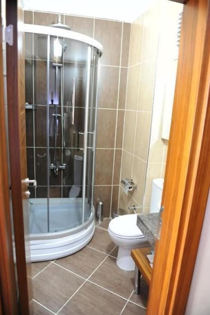 Imagen de la habitación del Hotel Izmit Saray. Foto 16