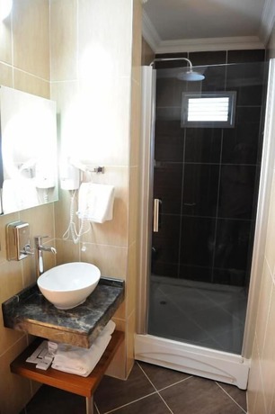 Imagen de la habitación del Hotel Izmit Saray. Foto 17
