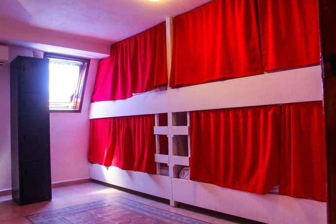 Imagen de la habitación del Hotel Izsla Suites. Foto 13