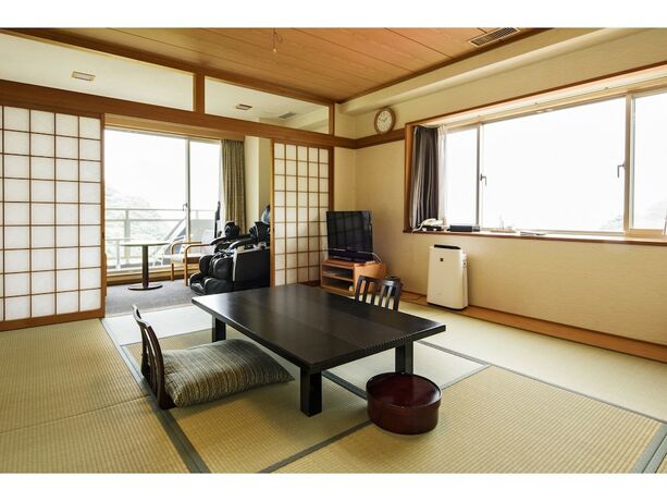Imagen de la habitación del Hotel Izu Azuma. Foto 20