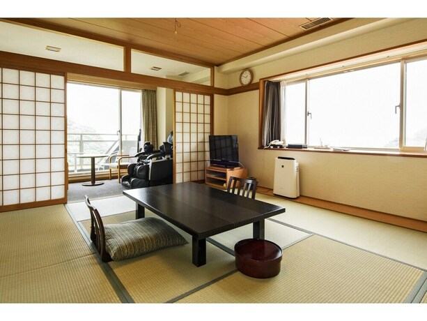 Imagen de la habitación del Hotel Izu Azuma. Foto 26