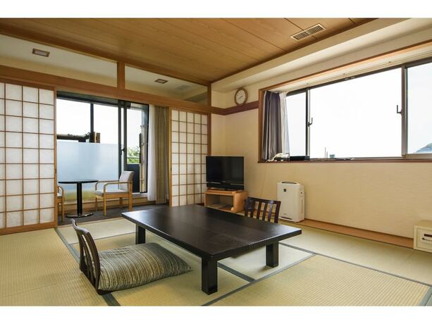 Imagen de la habitación del Hotel Izu Azuma. Foto 27