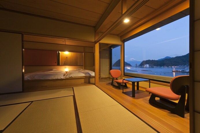 Imagen de la habitación del Hotel Izu Mitsuhama Syoutoukan. Foto 15