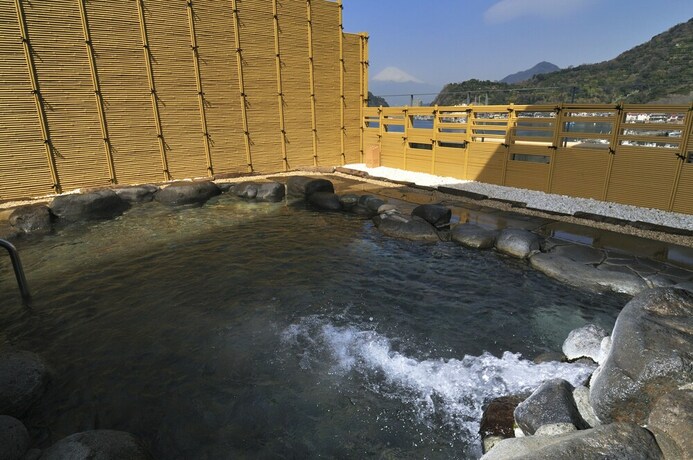 Imagen de la piscina del Hotel Izu Mitsuhama Syoutoukan. Foto 27