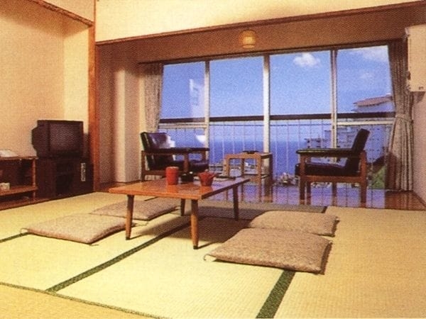 Imagen de la habitación del Hotel Izu-atagawaso. Foto 3
