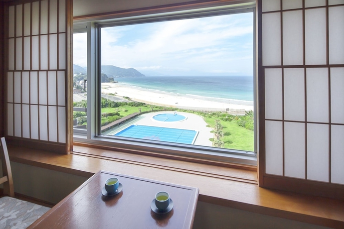 Imagen de la habitación del Hotel Izukyu. Foto 9