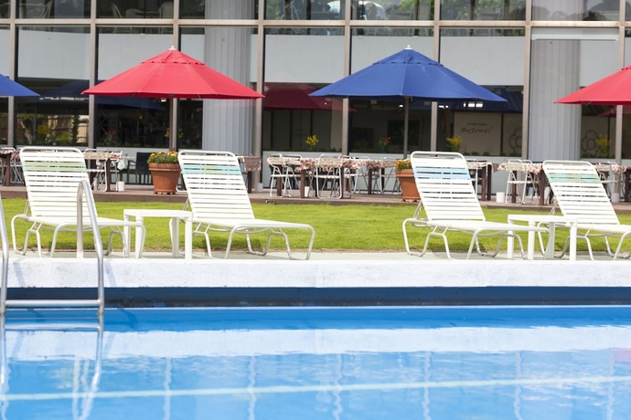 Imagen de la piscina del Hotel Izukyu. Foto 15