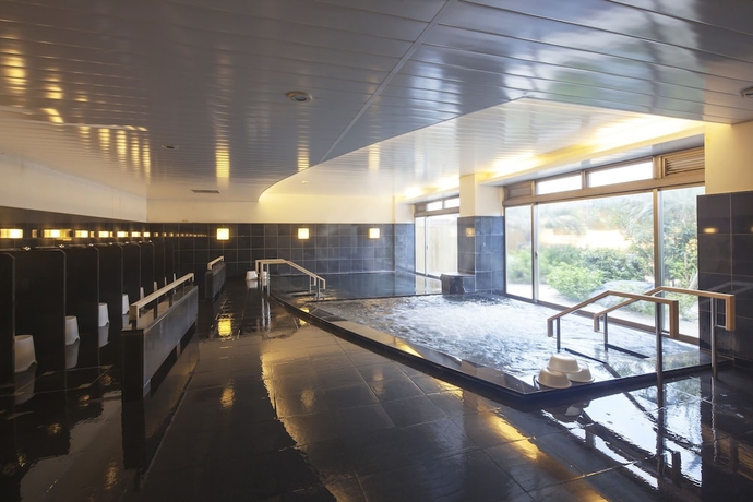Imagen de la piscina del Hotel Izukyu. Foto 19