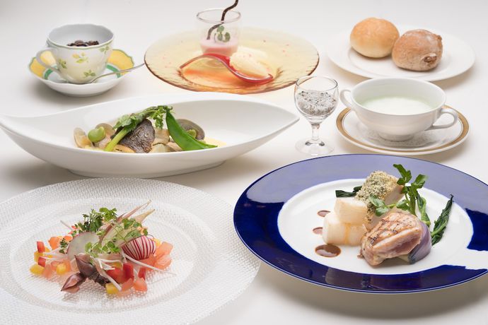 Imagen del bar/restaurante del Hotel Izumigo Kiyosato Kogen. Foto 6