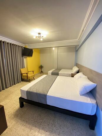 Imagen general del Hotel Izza. Foto 5