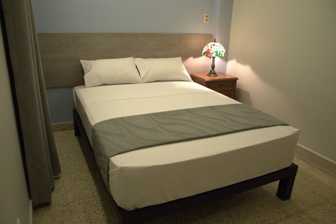 Imagen general del Hotel Izza. Foto 8