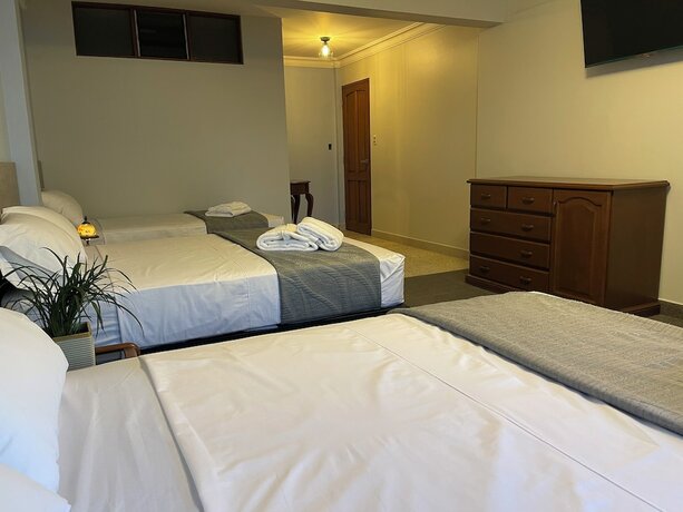 Imagen de la habitación del Hotel Izza. Foto 18