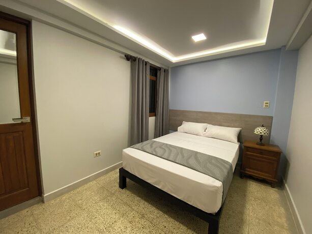 Imagen general del Hotel Izza. Foto 10