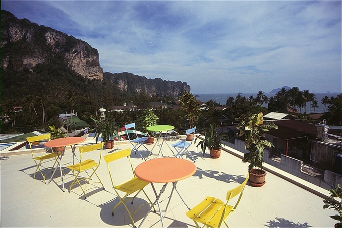 Imagen del bar/restaurante del Hotel J Apartment. Foto 4