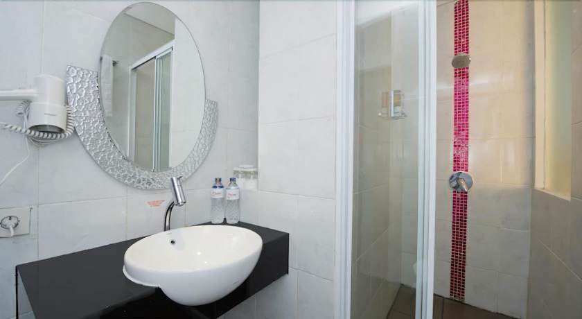 Imagen de la habitación del Hotel J Bandara Soekarno Hatta. Foto 7