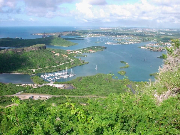 Imagen general del Hotel J E T S E T Giant Stylish Contemporary Villa At Spanish Water Bay. Foto 2